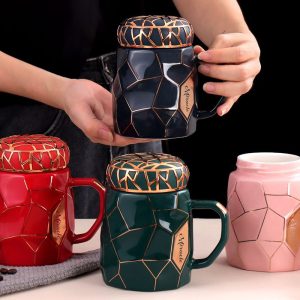 ⁦Gold Marble Mug - Red⁩ - الصورة ⁦4⁩