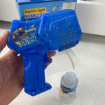 ⁦Bubble Machine Gun for Kids Blower with Led Light & Bubble Solution - Stitch⁩ - الصورة ⁦3⁩