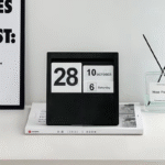 ⁦Modern Simple Acrylic Calendar- Off White⁩ - الصورة ⁦8⁩