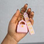 ⁦Silicone Keychain - Luxury CC Bag - Pink⁩ - الصورة ⁦2⁩