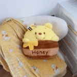 ⁦Cushion & Blanket 2-in1 - Fur Pillow Padded Fluffy Soft - Pooh⁩ - الصورة ⁦4⁩