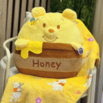 ⁦Cushion & Blanket 2-in1 - Fur Pillow Padded Fluffy Soft - Pooh⁩ - الصورة ⁦3⁩