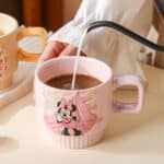 ⁦Ceramic Mug Disney Orignal 370ml – Minnie Mouse⁩ - الصورة ⁦2⁩