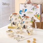 ⁦Luxurious Set Of 5pcs Disney Orignal - Ceramic Dinnerware with Portable Gift Box - Mickey AND Friends⁩ - الصورة ⁦3⁩