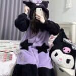 ⁦Fleece Robe Hooded Blanket Winter Pajamas - Kuromi (Size/55-80kg)⁩ - الصورة ⁦3⁩