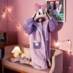 ⁦Fleece Robe Hooded Blanket Winter Pajamas - Daisy Duck (Size/55-80kg)⁩ - الصورة ⁦7⁩
