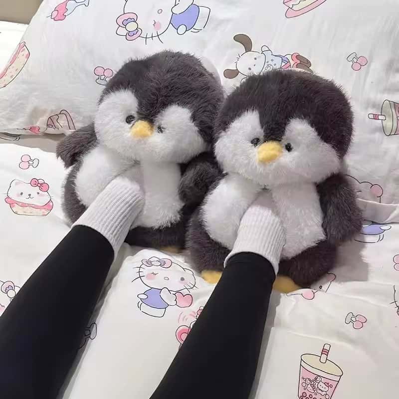 97 Fuzzy Plush Slipper - Penguin (Size/37-42) - الصورة 1