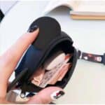 ⁦Silicone Cross Bag – Minnie Mouse⁩ - الصورة ⁦4⁩