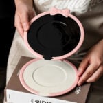 ⁦Set Of 2pcs Ceramic Mug Bow Cute with Saucer - White 280ml⁩ - الصورة ⁦5⁩
