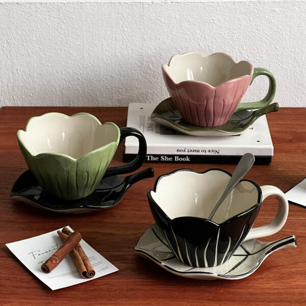 1Pc Random - Set Of 2pcs Ceramic Mug Tulip Flower with plate Leaf shaped - 320ml