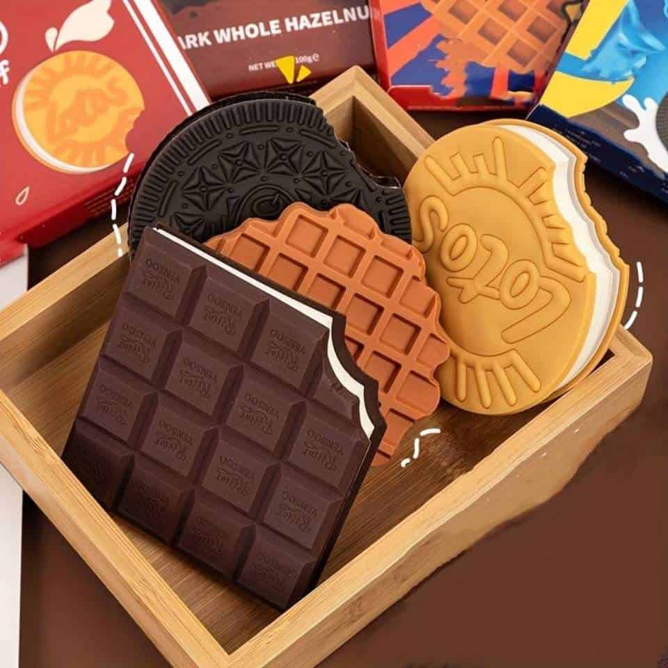 delicious-notebooks-the-madras-kadai 1Pc Random - Mini Notebook Sweet Biscuits (Scented Chocolate) - الصورة 1