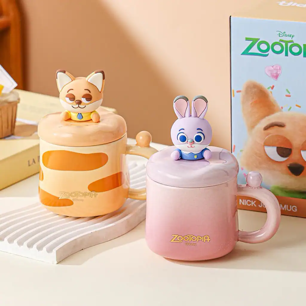 369 1Pc Random – Ceramic Mug 350ml Disney Orignal With a 3D Character Lid – Zootopia - الصورة 1
