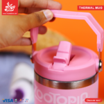 ⁦Thermal Mug 900ml with Lid and Handle - Stitch Pink⁩ - الصورة ⁦3⁩