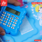 ⁦1Pc Random - 3D Pencil Case with Built-in Calculator - Princess⁩ - الصورة ⁦2⁩